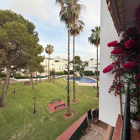 Casa Familiar Con Piscina Elviria *