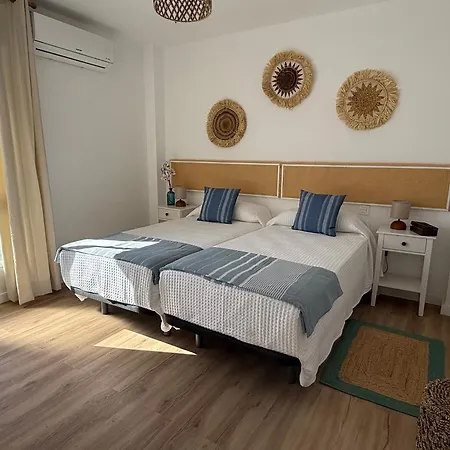 Casa Familiar Con Piscina Elviria